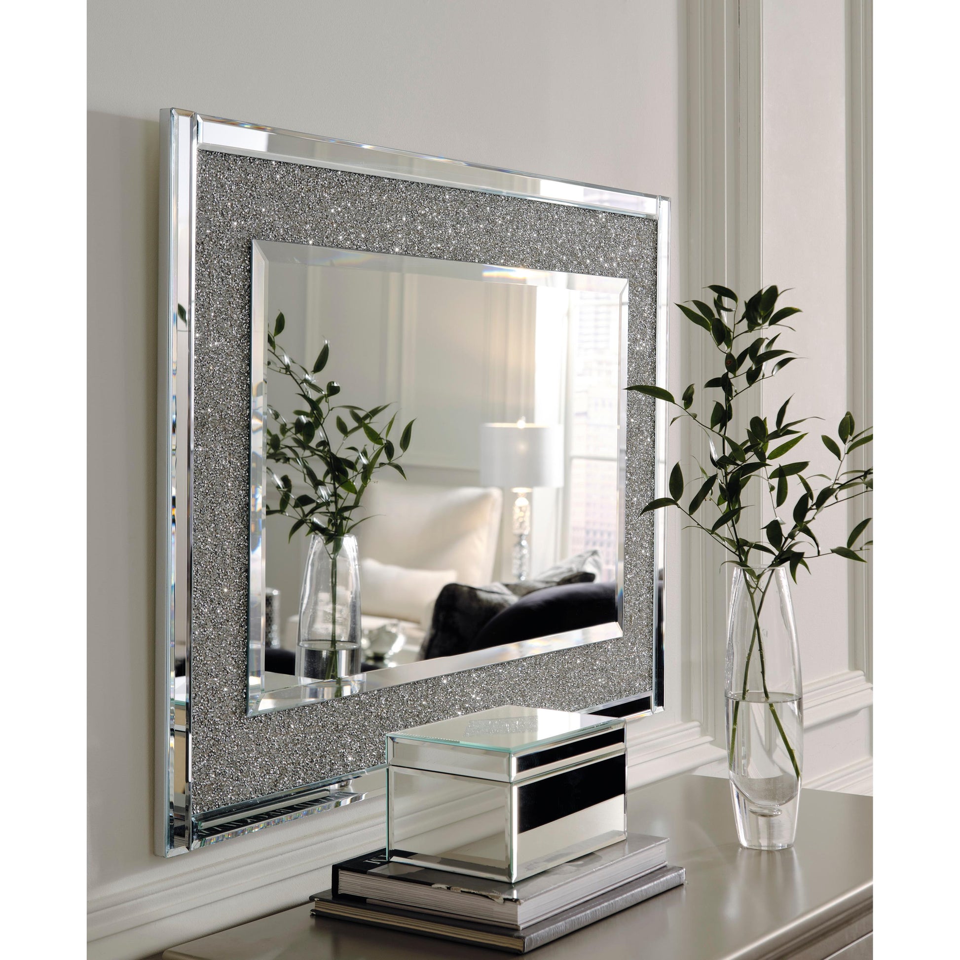 Signature Design by Ashley Kingsleigh Wall Mirror A8010206 IMAGE 5