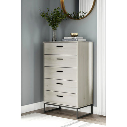 Signature Design by Ashley Socalle 5-Drawer Chest EB1864-245 IMAGE 6