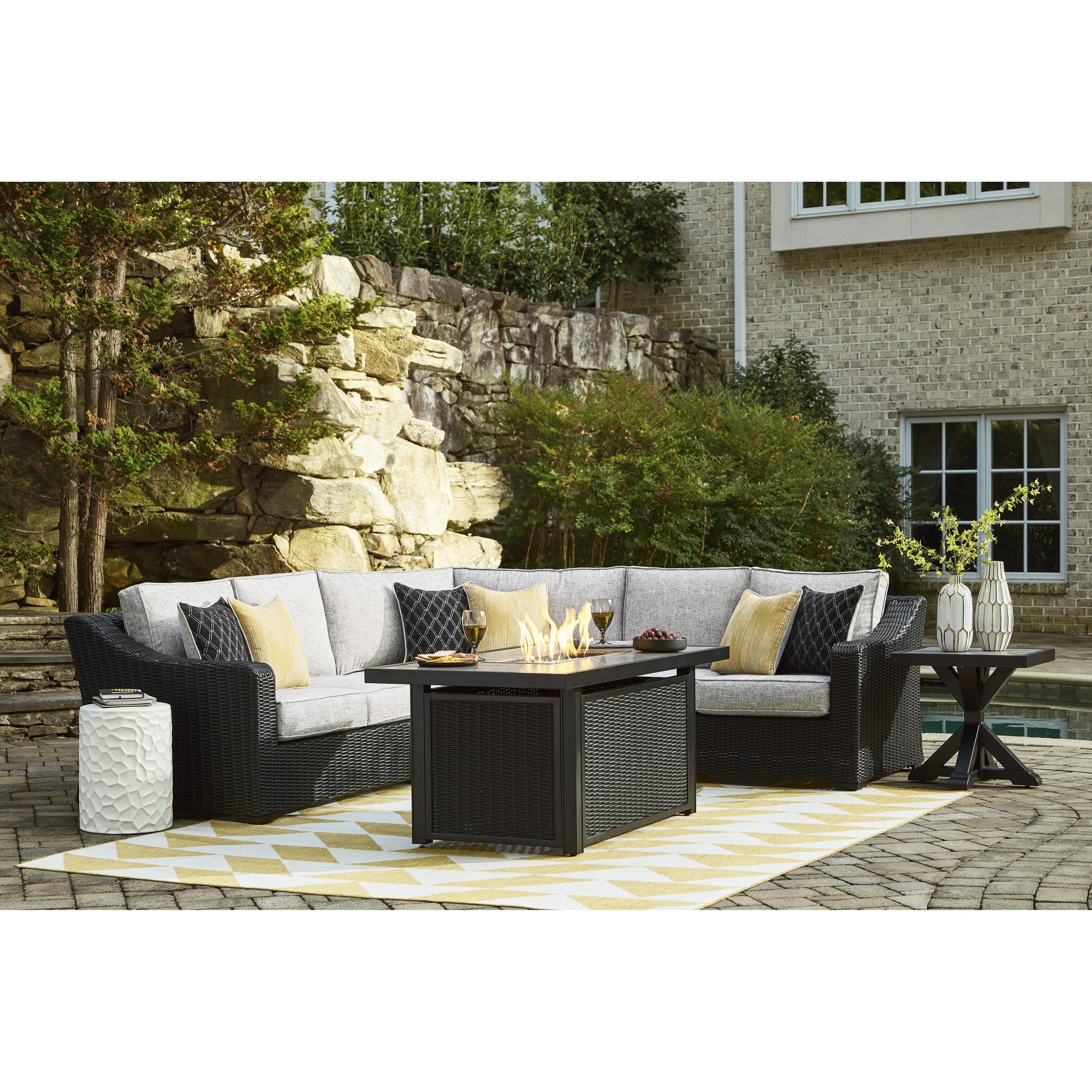 Signature Design by Ashley Outdoor Seating Sectionals P792-851/P792-854 IMAGE 5