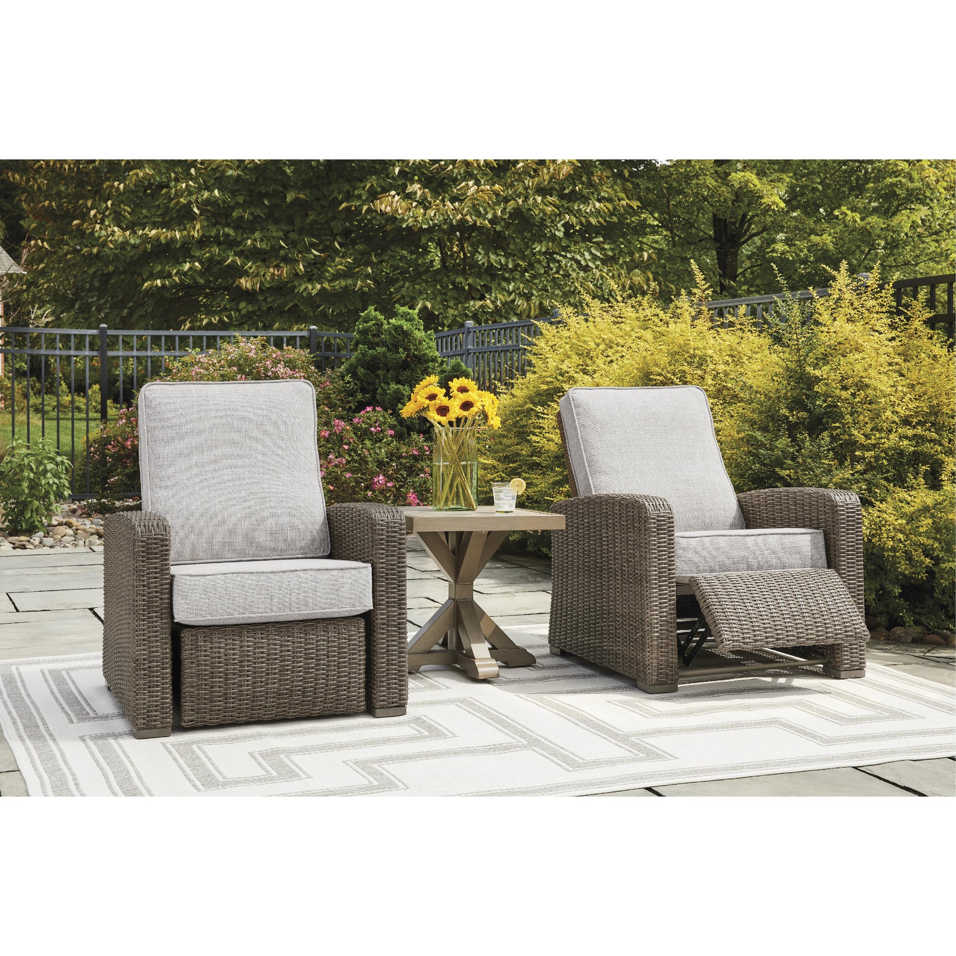 Signature Design by Ashley Outdoor Seating Recliners P791-825 IMAGE 16