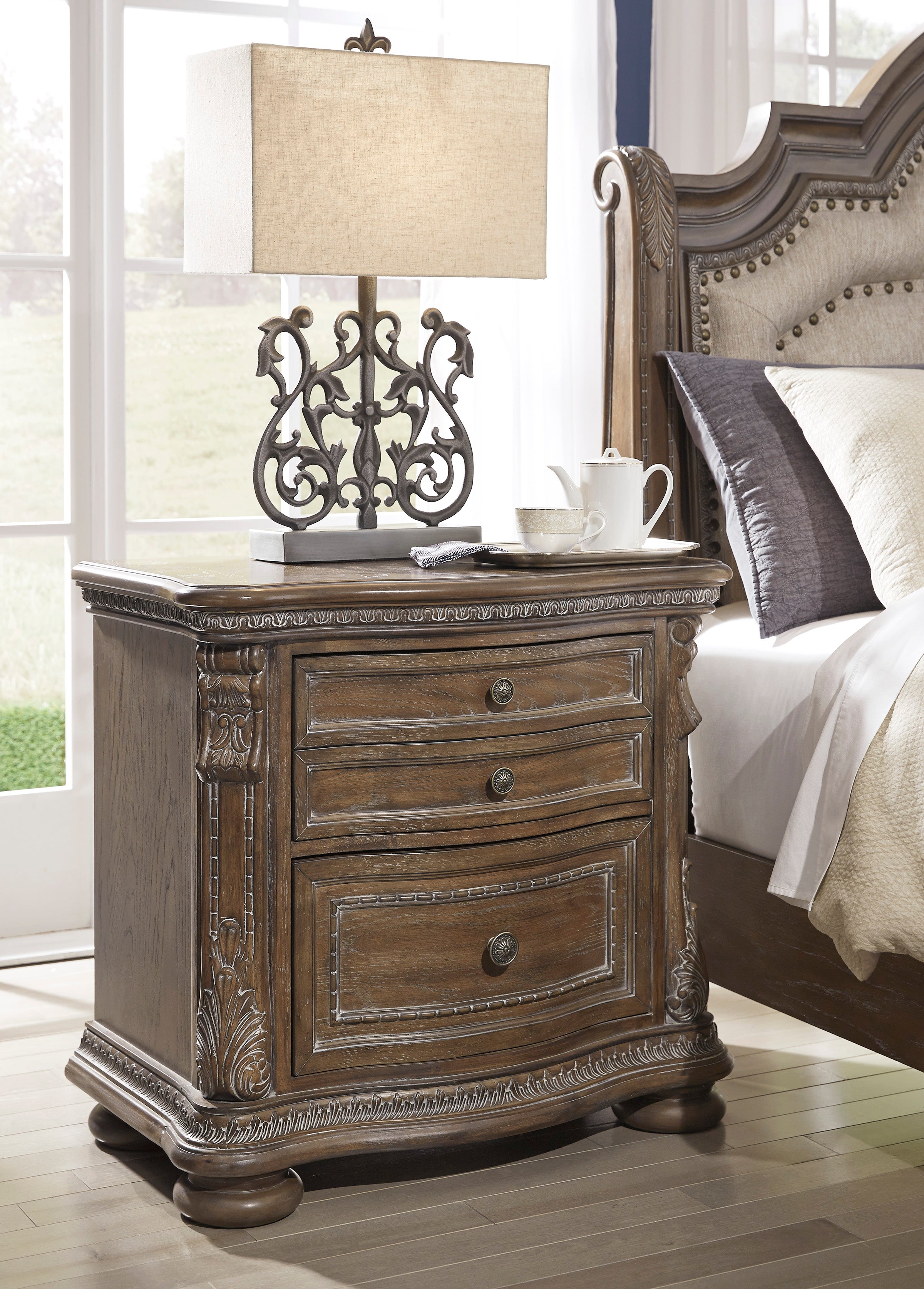 B803 Nightstand