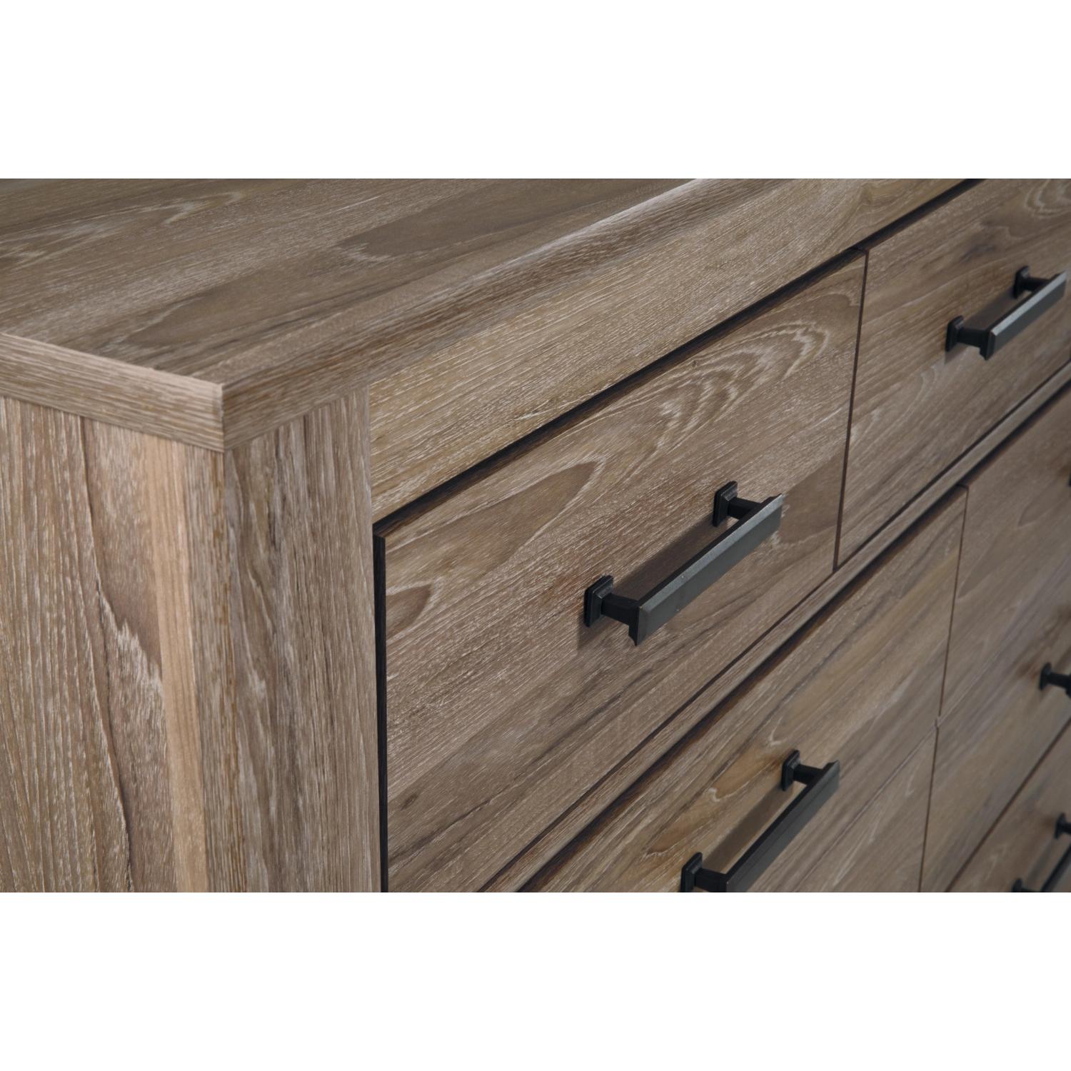 Signature Design by Ashley Zelen 7-Drawer Dresser B248-31