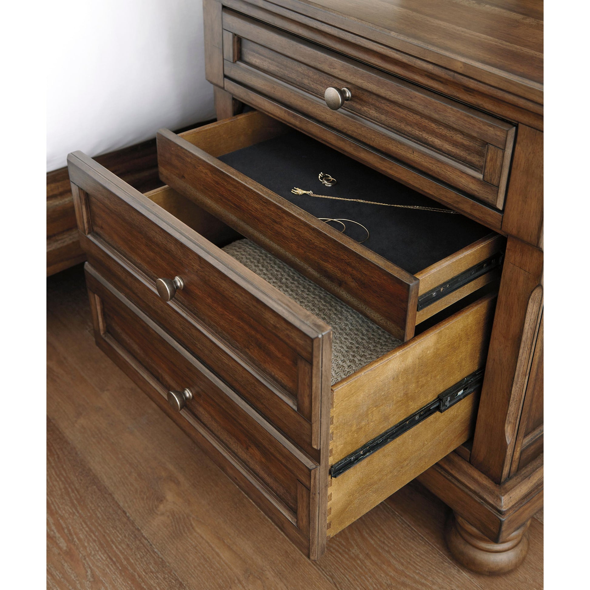 Signature Design by Ashley Flynnter 2-Drawer Nightstand B719-92