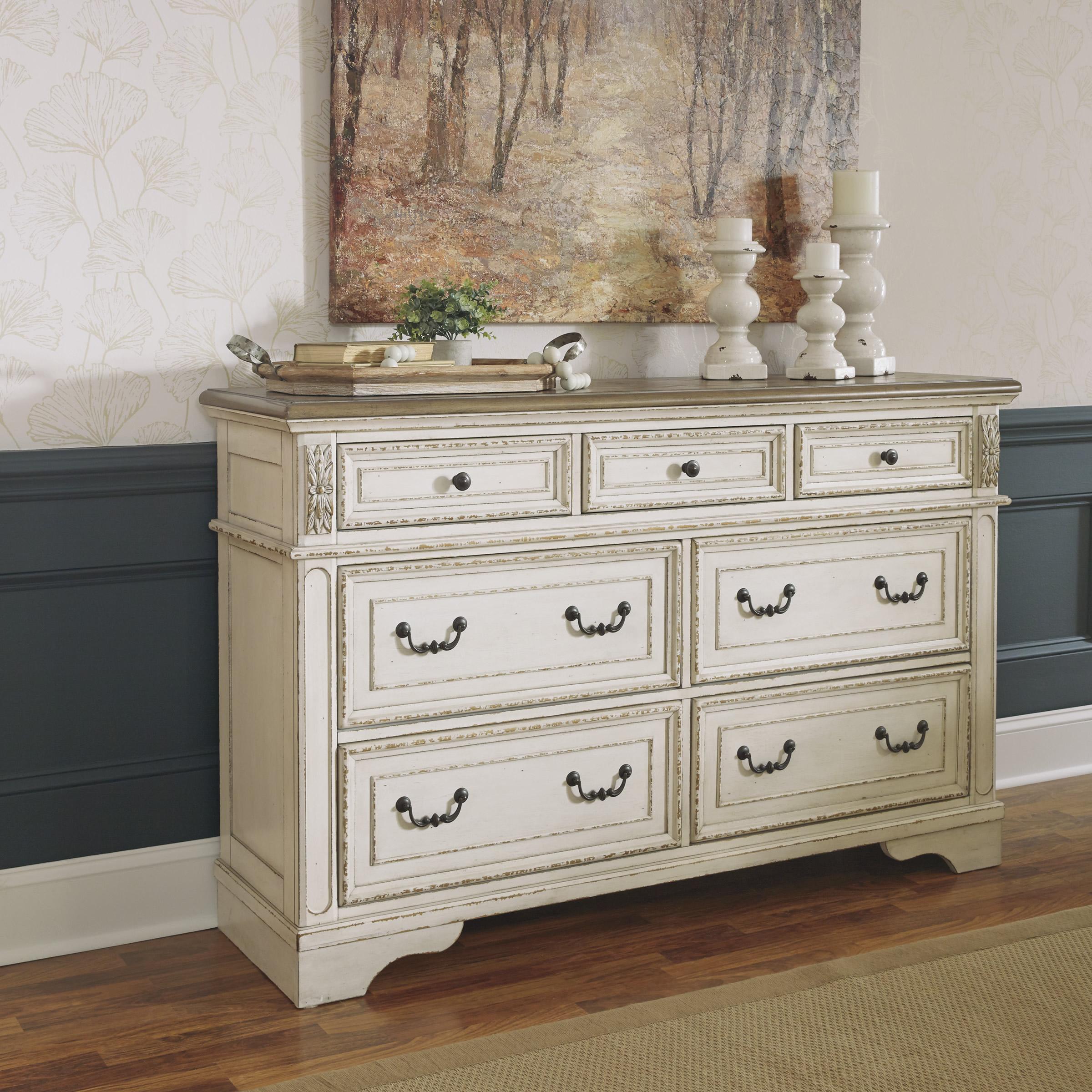 Signature Design by Ashley Realyn 7-Drawer Dresser B743-31