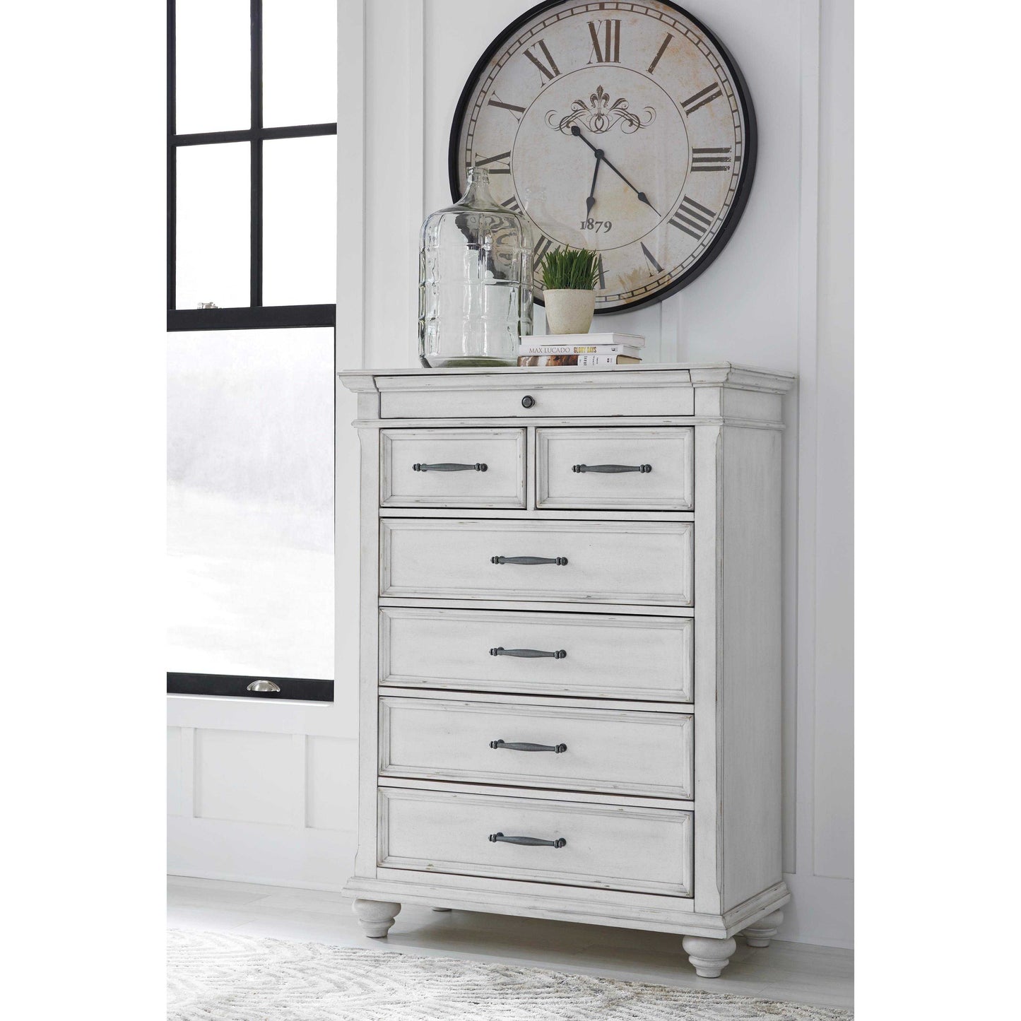 Benchcraft Kanwyn 7-Drawer Chest B777-46