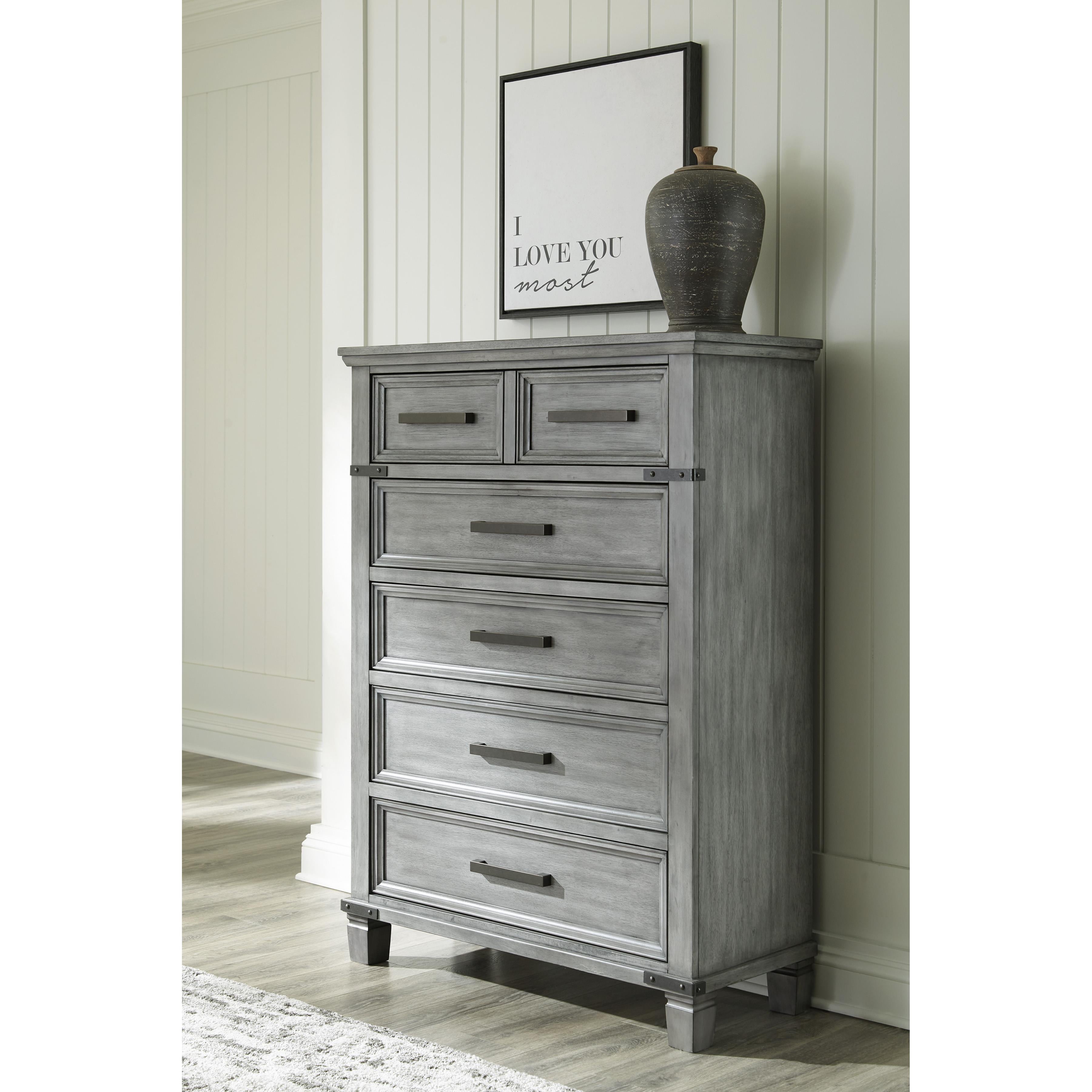 Signature Design by Ashley Russelyn 6-Drawer Chest B772-46