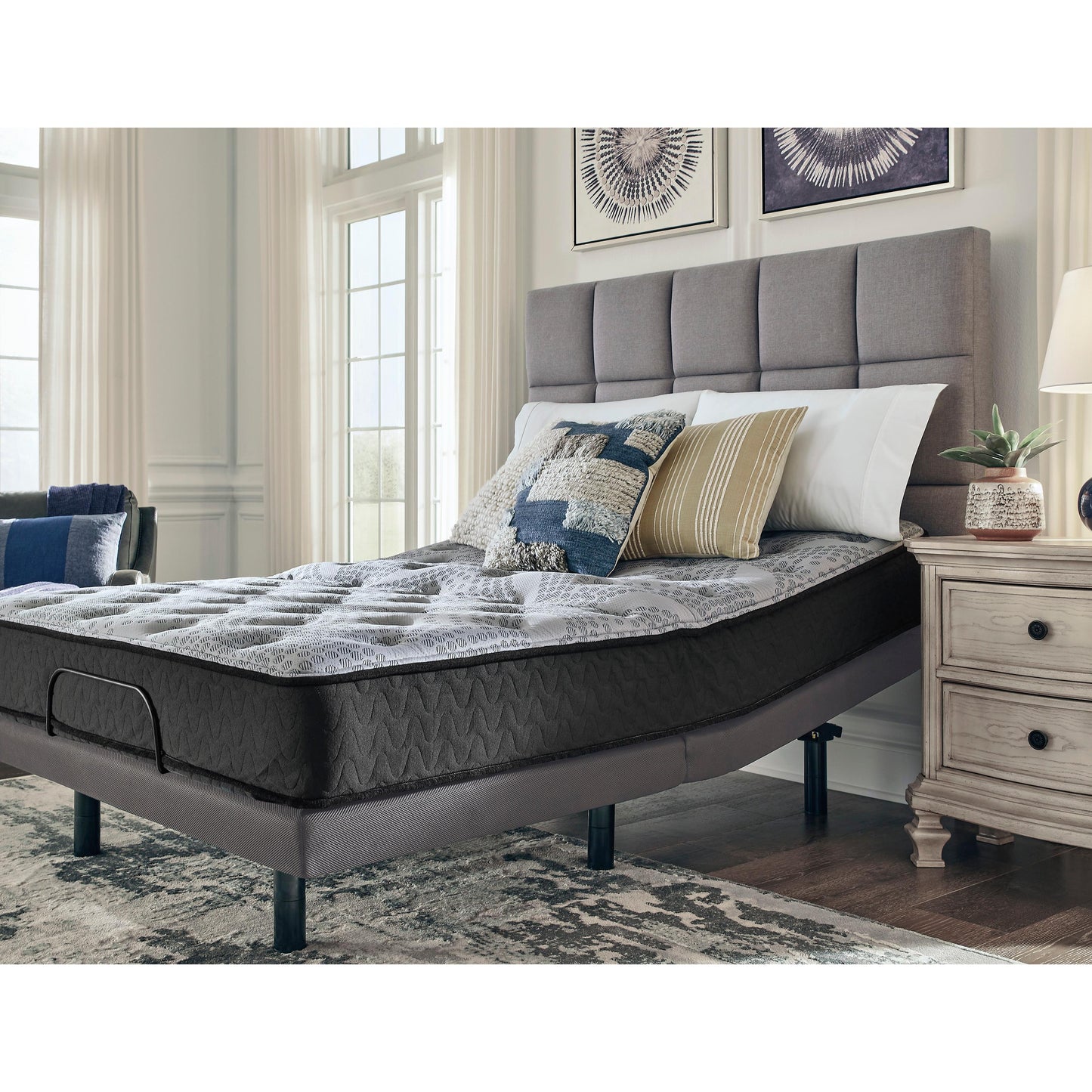 Sierra Sleep Comfort Plus M50931 Queen Mattress