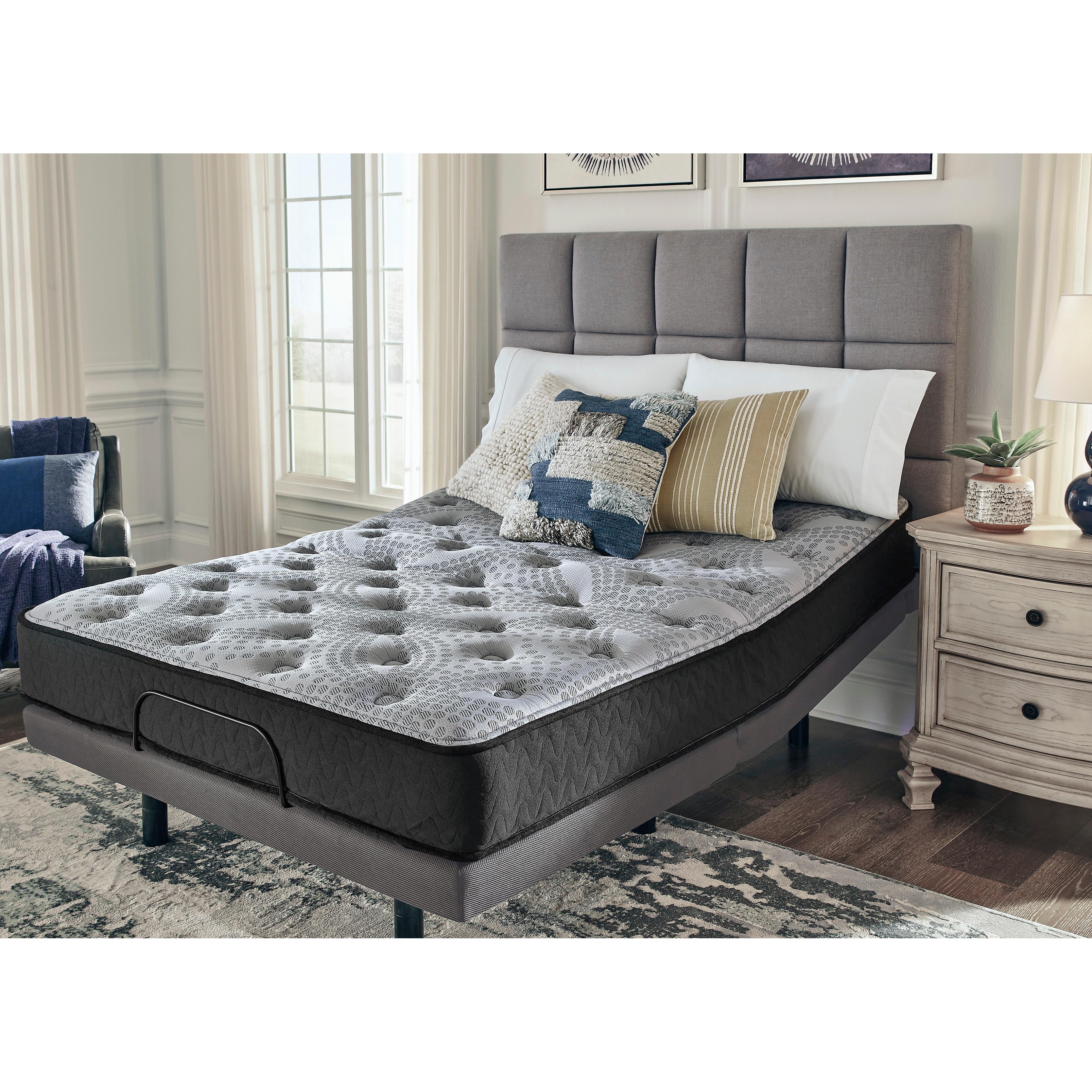 Sierra Sleep Comfort Plus M50931 Queen Mattress